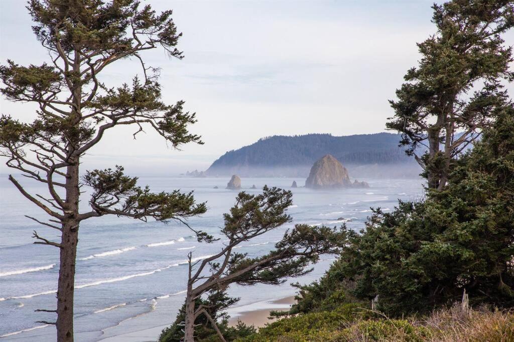 Cannon Beach Vibes, Steps To The Beach,Wifi,3 Full Bedroom En Suites With 3 Fireplaces,Near Downtown Esterno foto