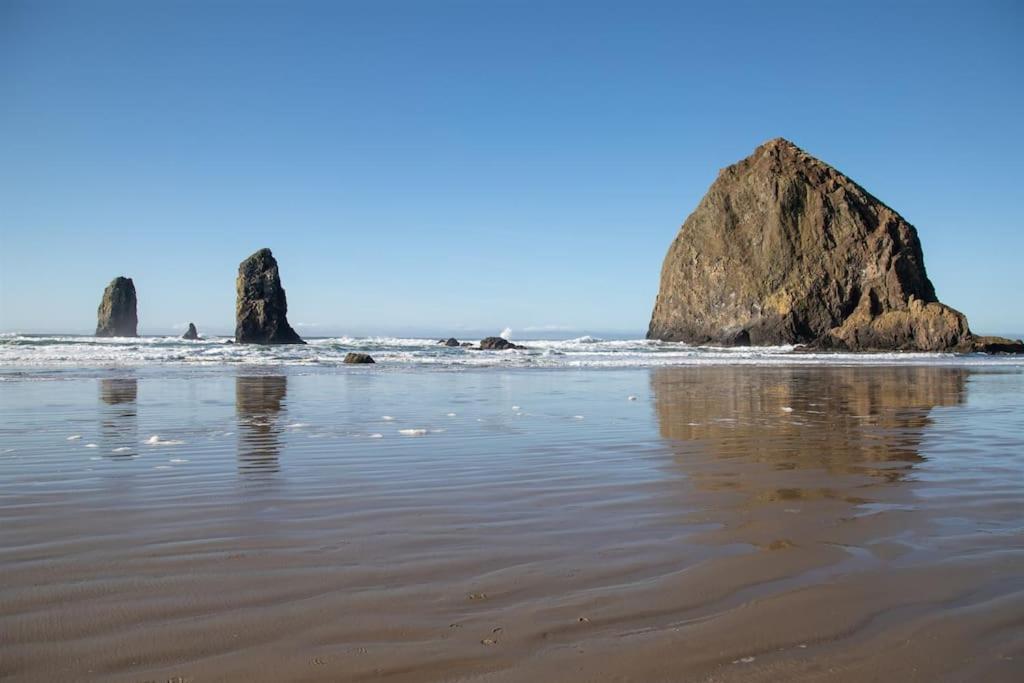 Cannon Beach Vibes, Steps To The Beach,Wifi,3 Full Bedroom En Suites With 3 Fireplaces,Near Downtown Esterno foto